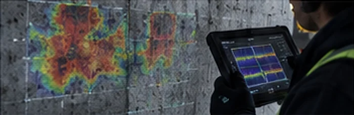 Carte de corrosion superposée à un mur de béton